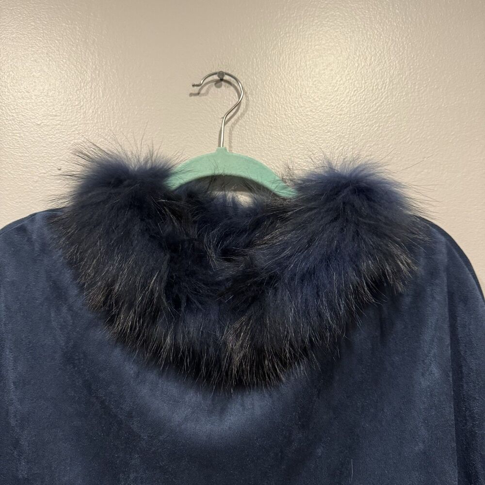 NWT Dolce Cabo Poncho Faux Suede Navy Blue Raccoon Fur Trim Luxe Cape Wrap S/M - Picture 9 of 9